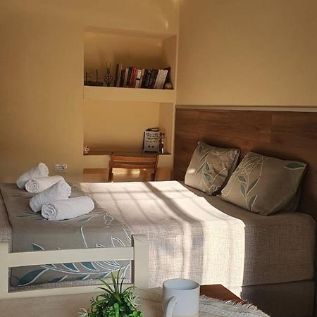 Alle'S M Shyri Studio Apartment Tirana Bagian luar foto